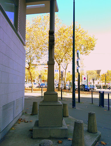 Croix à la mémoire du général Charette