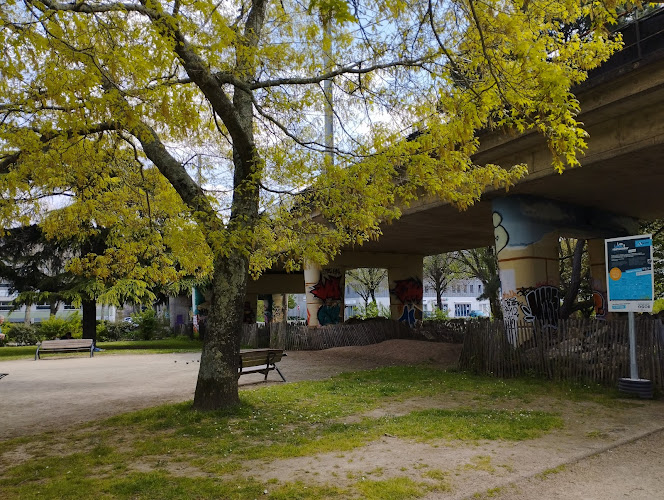 Square Vertais