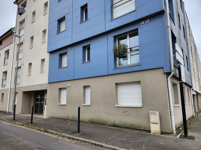 Cabinet de kinésithérapie Chapeau Verni: Céline Poiré, Laurène Paillet, Matéo Gouzer–Naudin