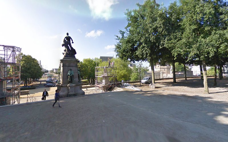 Statue of Arthur the 3rd