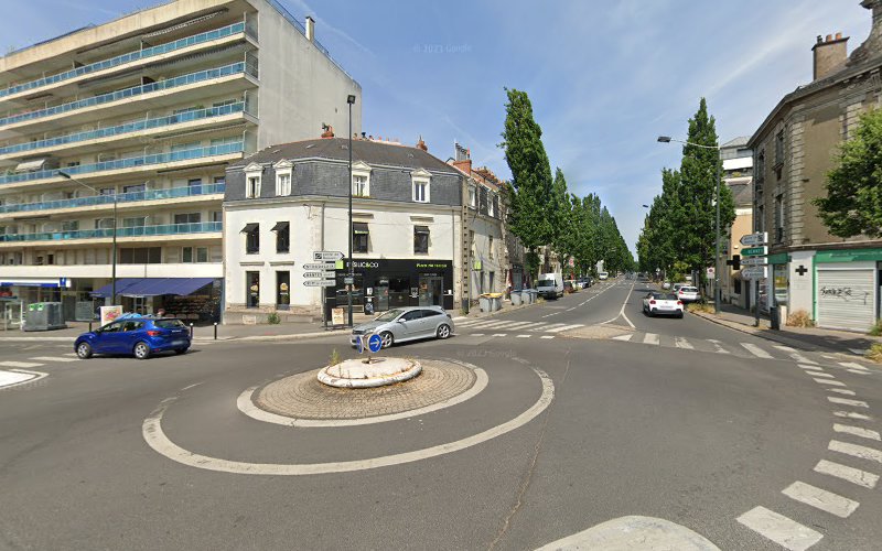 Ines COMBEUIL – Conseillère en Immobilier – SAFTI