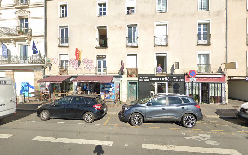 Free – Borne interactive (Magasin Presse)