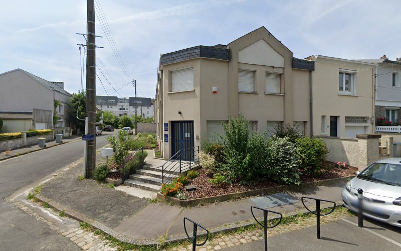 Amandine CORNÉE HOUMARD – kinésithérapeute femme enceinte, bébé et périnée – yoga pré natal – massage